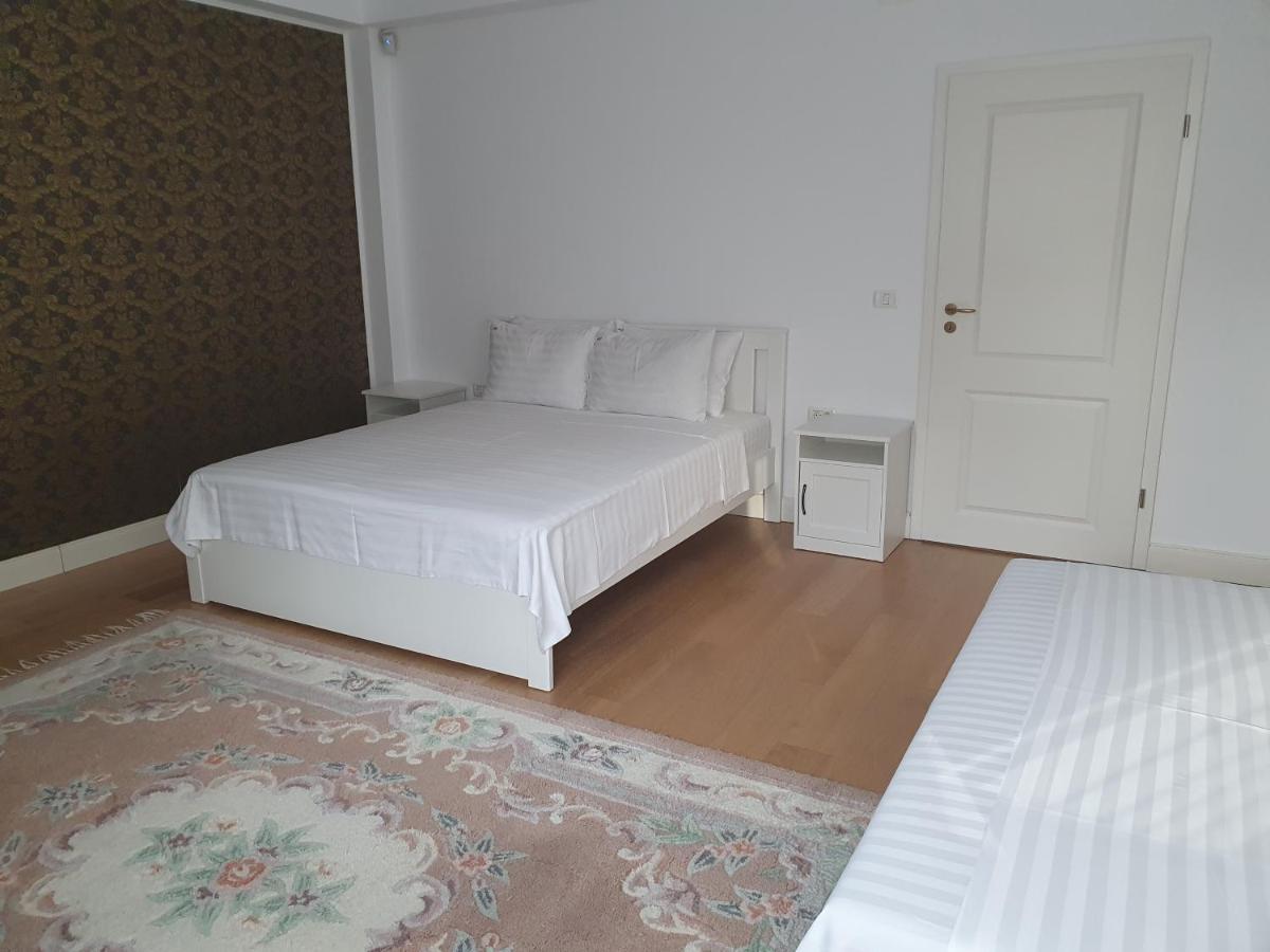 Pensiunea Holiday Villa Braşov Exterior foto