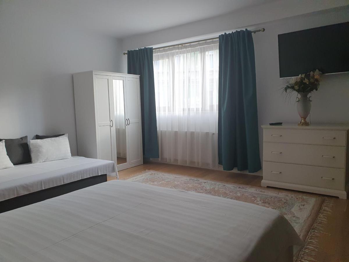 Pensiunea Holiday Villa Braşov Exterior foto